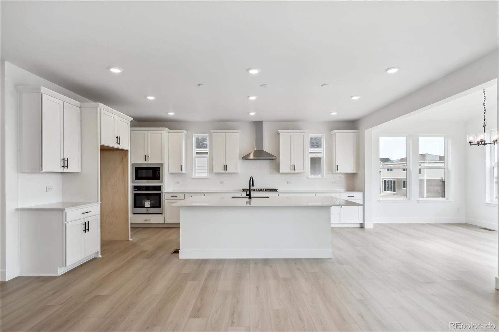 7036 E 126th Place