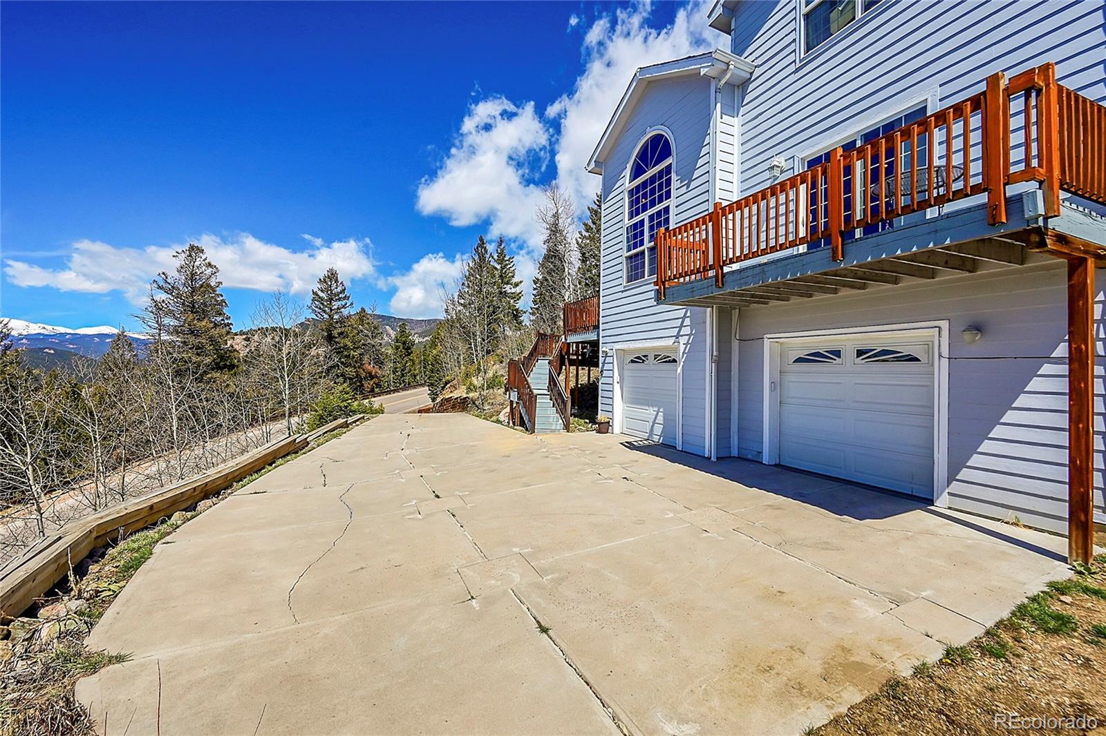 11770 Leavenworth Drive
