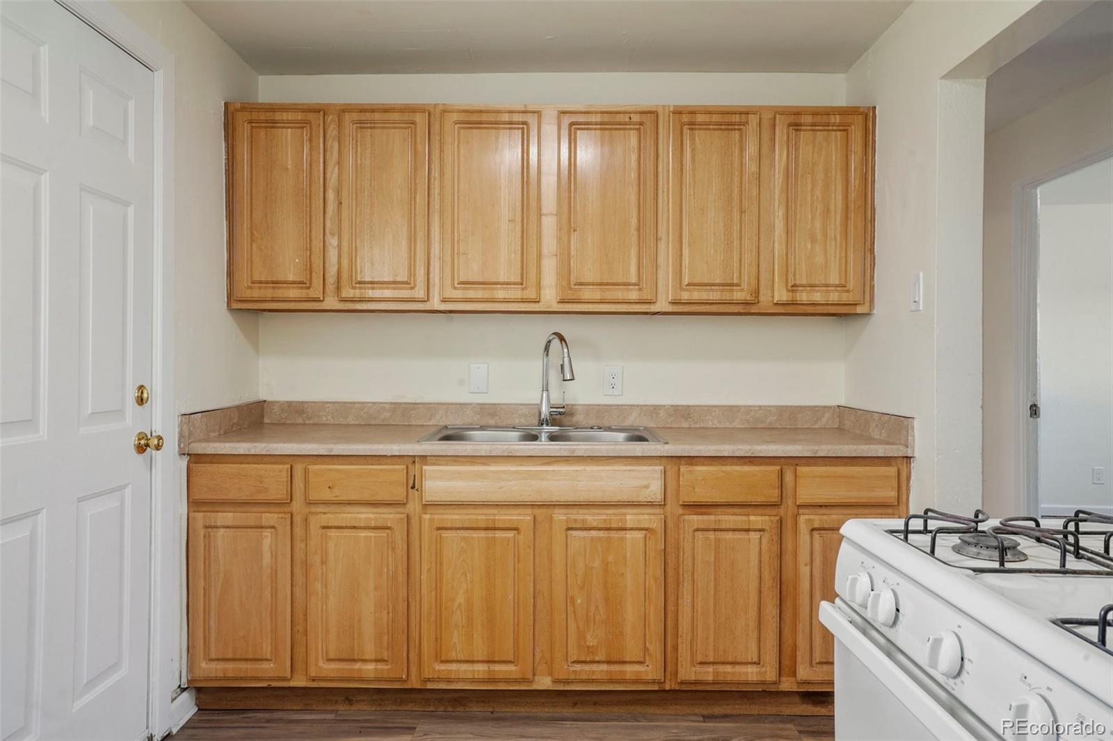 1159 Akron Street, Aurora, CO, 80110 4 1159 Akron Street