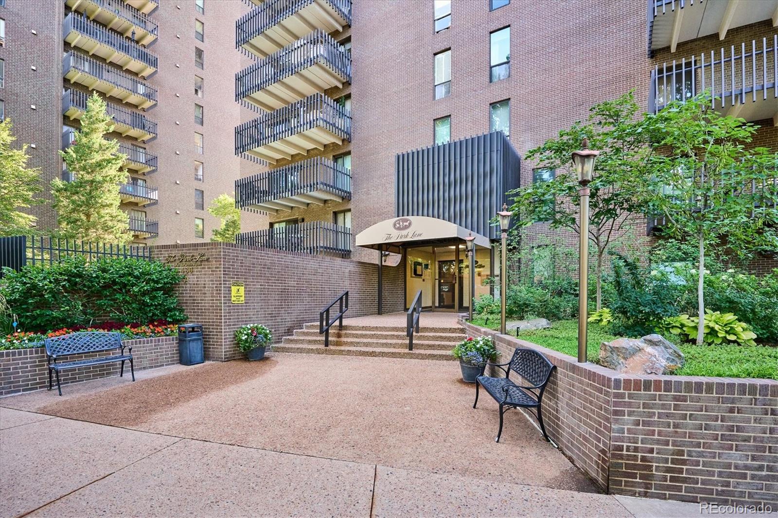 480 S Marion Parkway 901