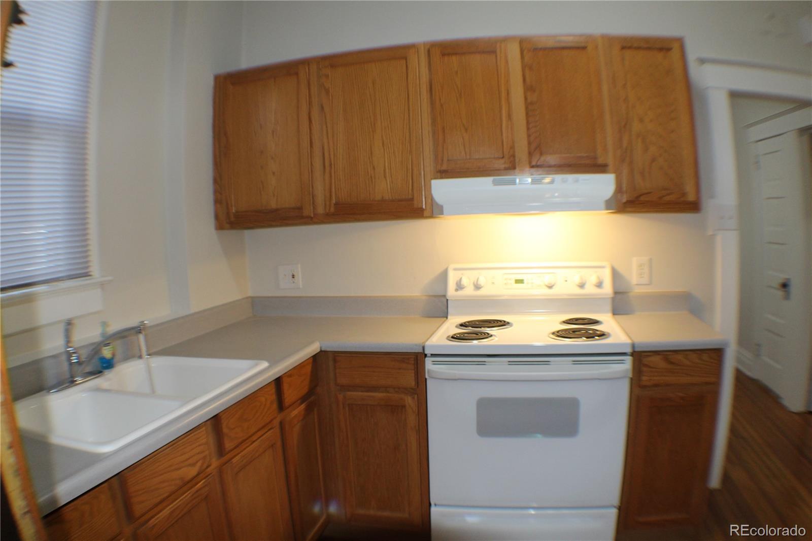 317-319 E Alameda Avenue