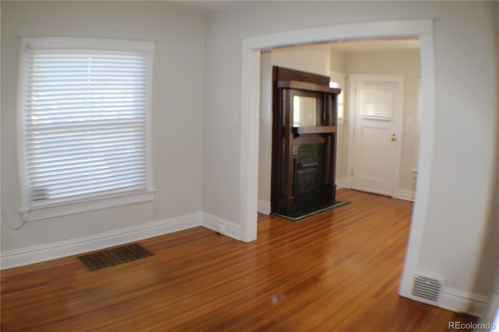 317-319 E Alameda Avenue