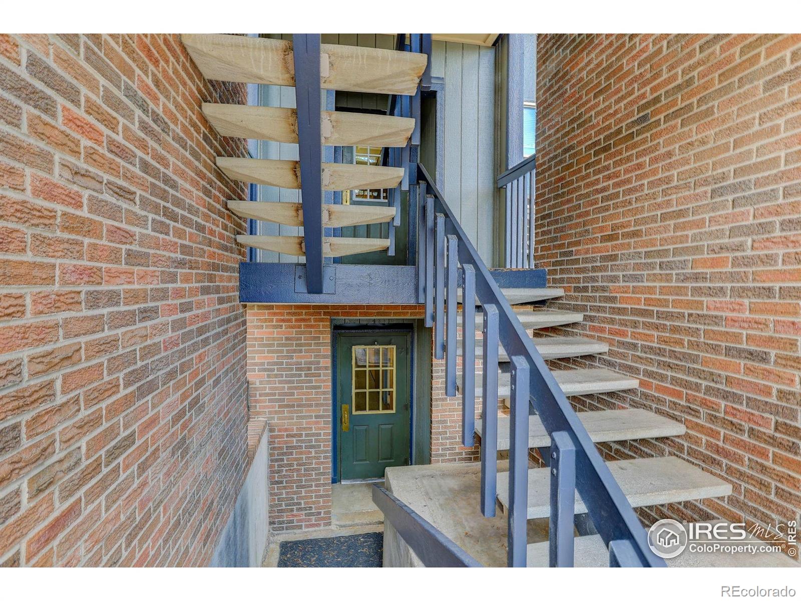 850 W Moorhead Circle 3D