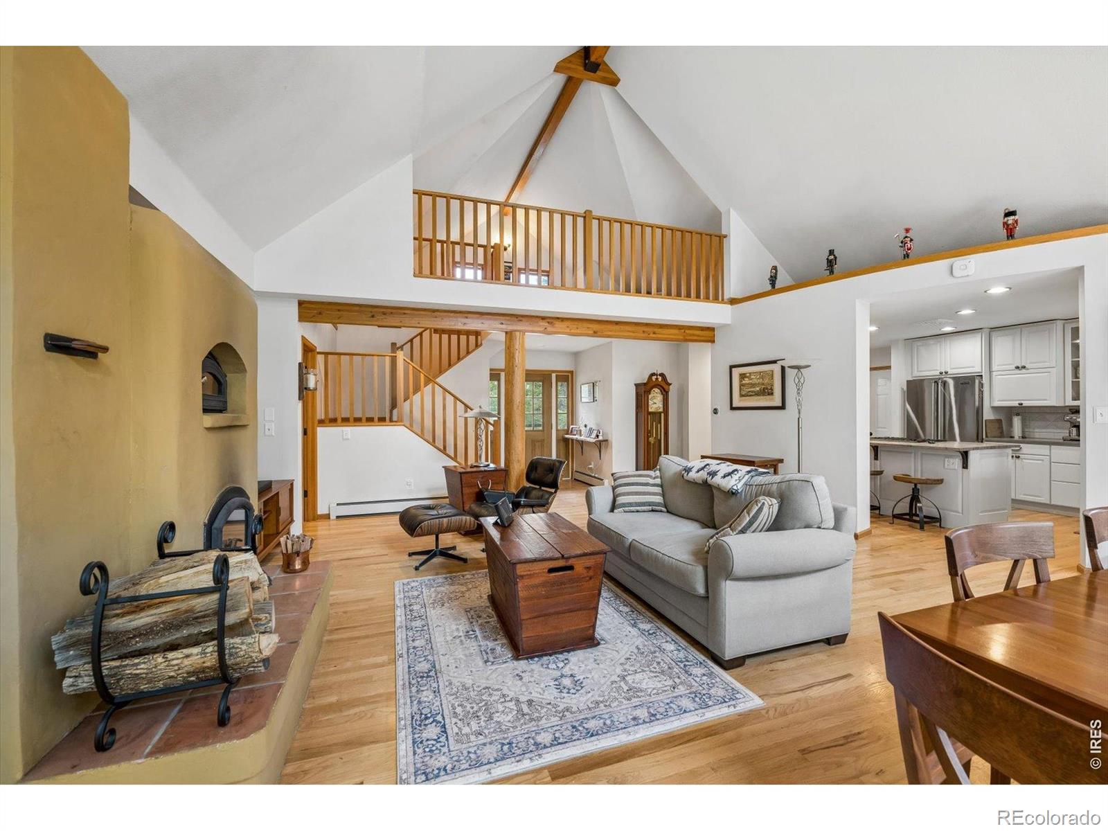 733 Lakeshore Drive