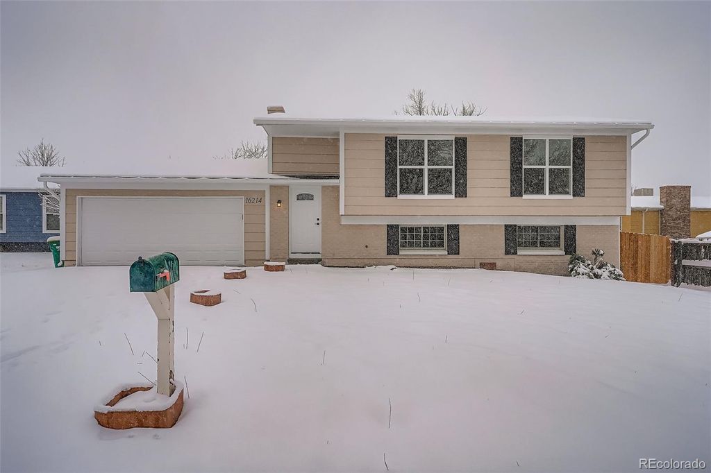 Photo of 16214 E Louisiana Place, Aurora, CO 80017 (MLS # 1609375)