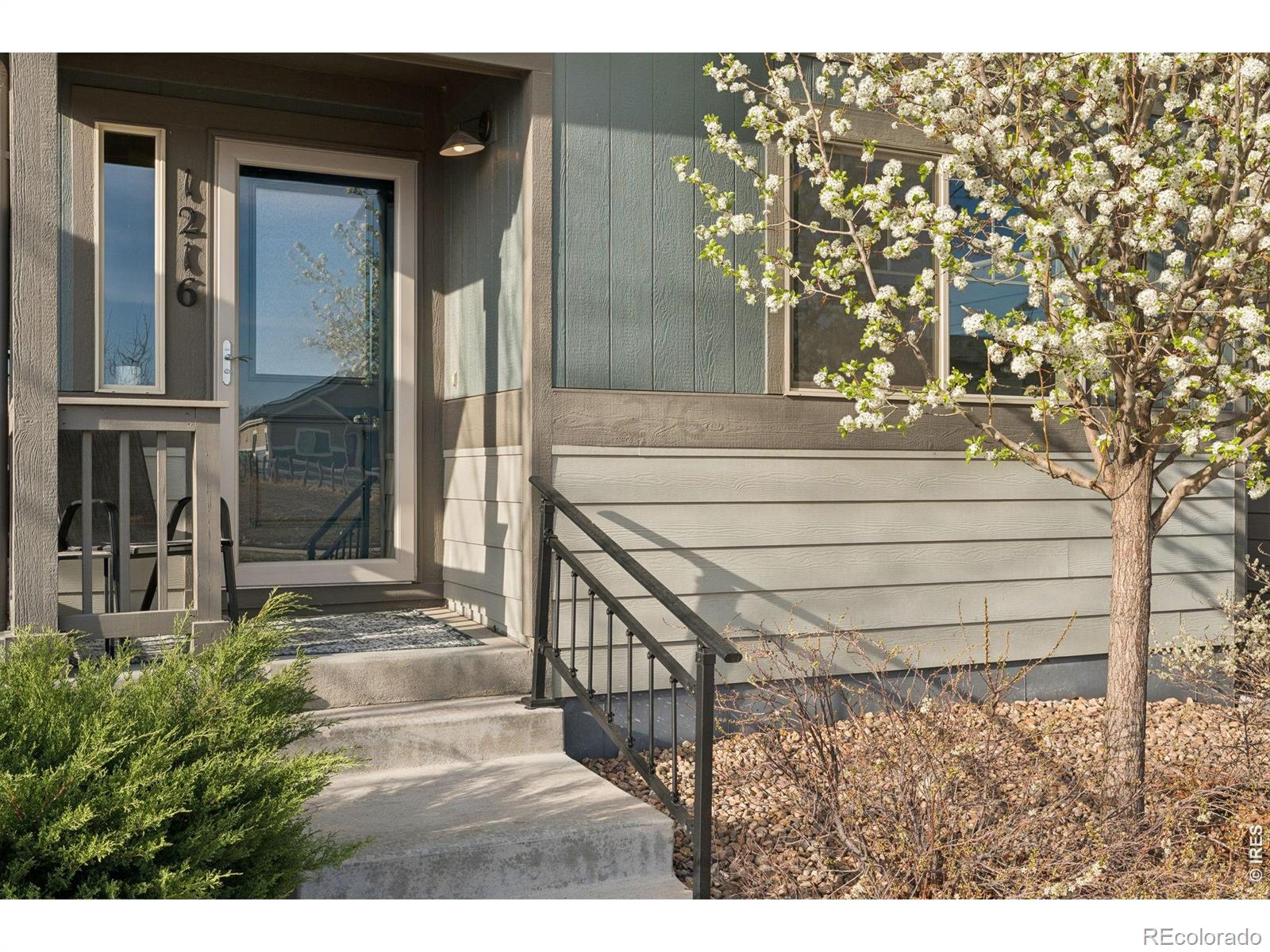 1216 Hummingbird Circle