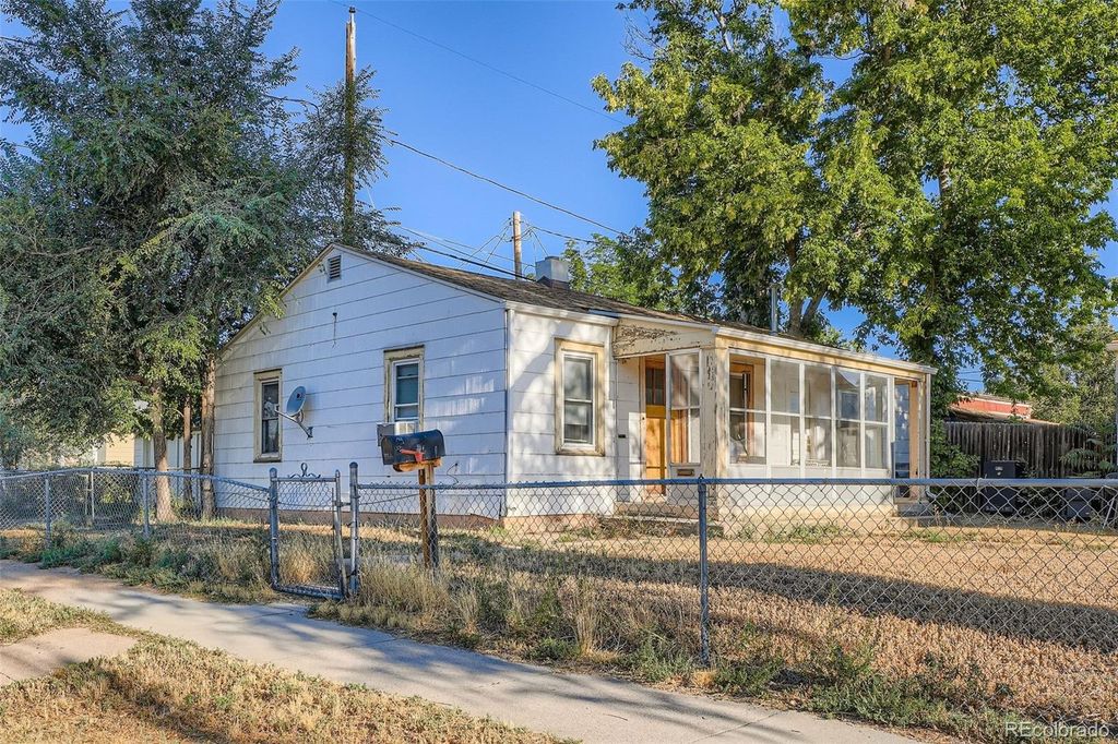 Photo of 2995 S Bannock Street, Englewood, CO 80110 (MLS # 9514957)