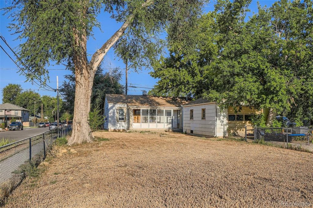 Photo of 2995 S Bannock Street, Englewood, CO 80110 (MLS # 9514957)