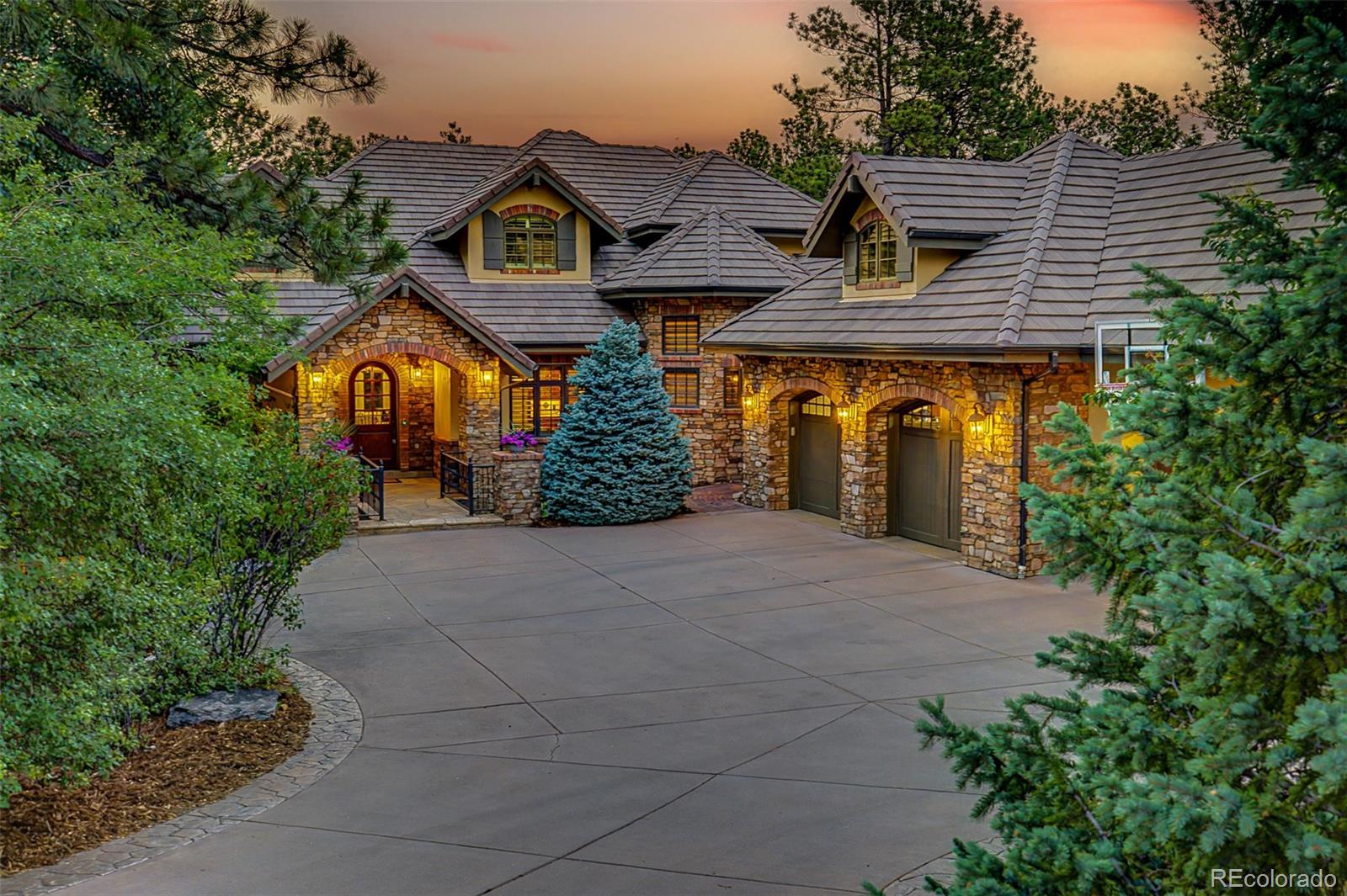 2553 Saddleback Court