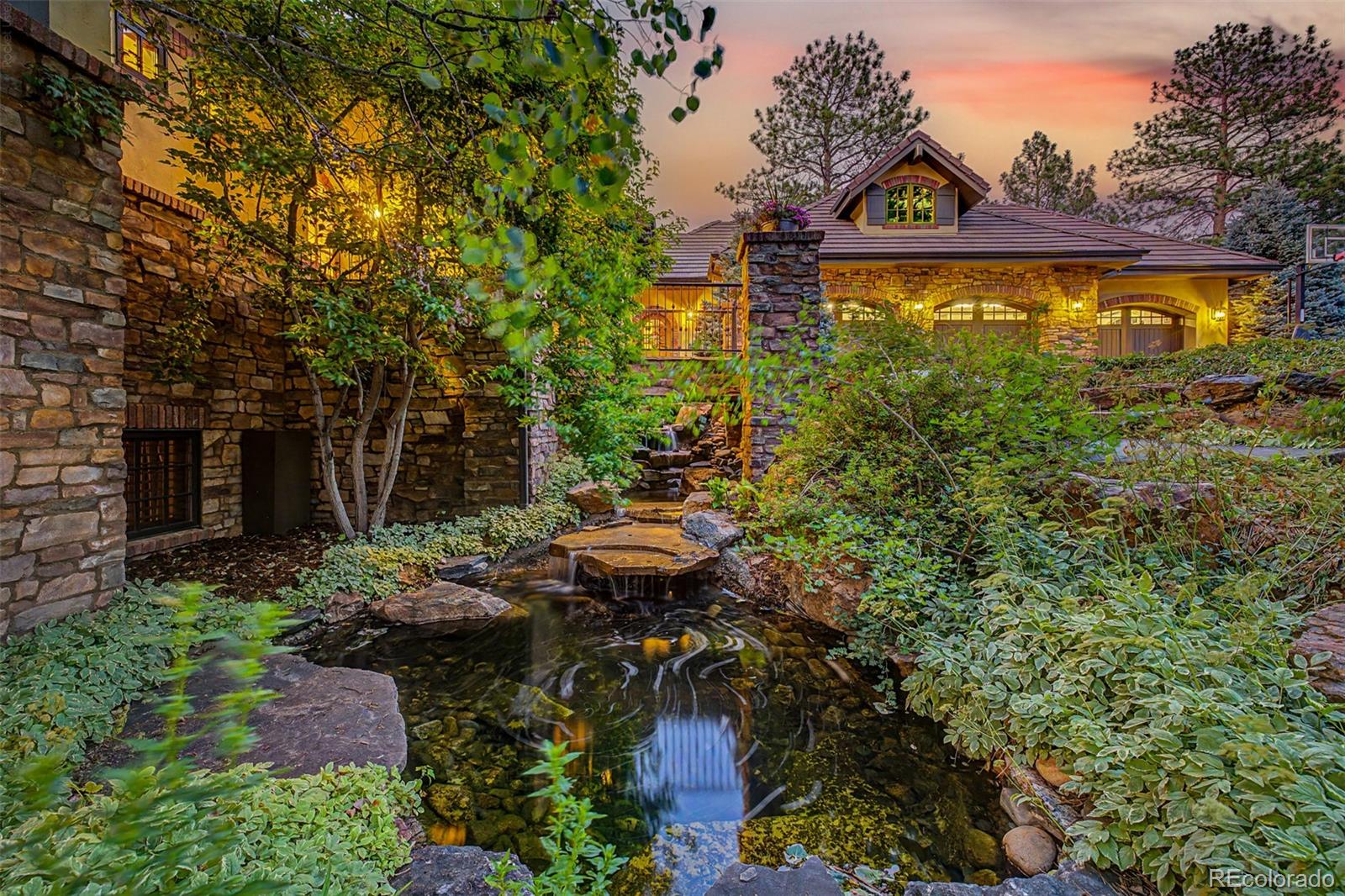 2553 Saddleback Court
