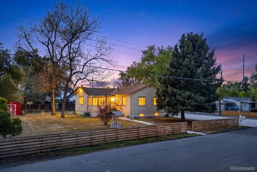 Photo of 961 Kendall Street, Lakewood, CO 80214 (MLS # 6383616)