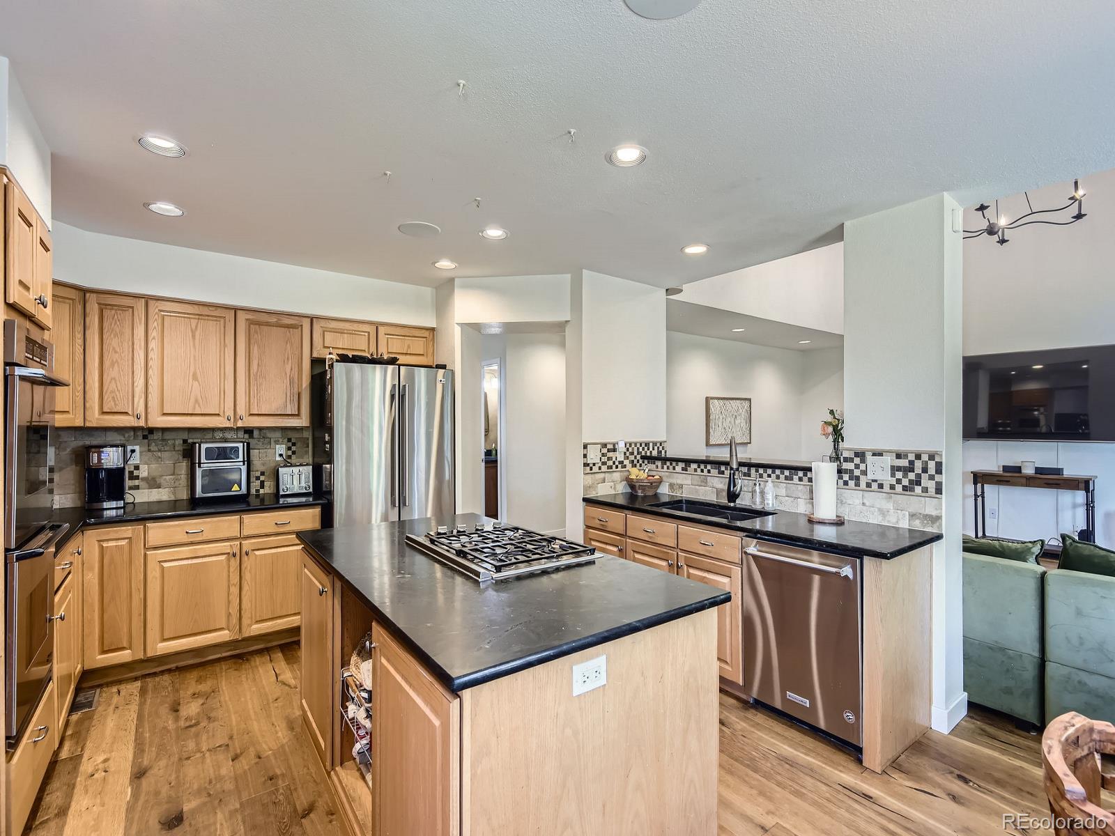6887 Chestnut Hill Street, Highlands Ranch, CO, 80130 3 6887 Chestnut Hill Street