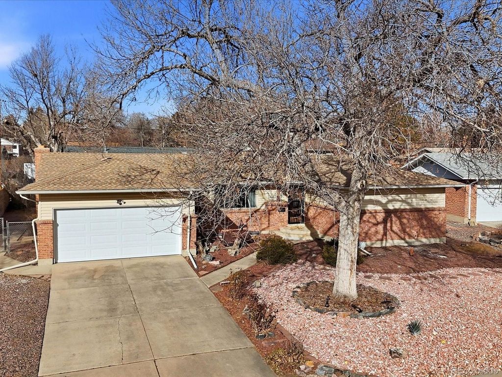 Photo of 9561 W Tennessee Avenue, Lakewood, CO 80226 (MLS # 8389751)