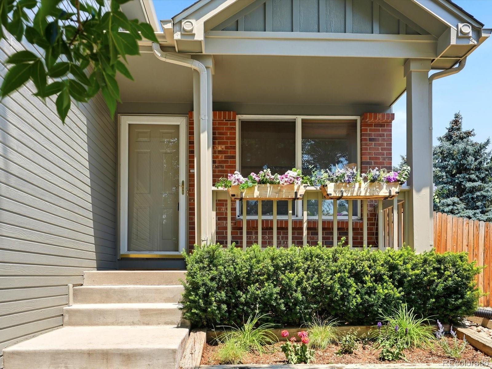 3863 W 63rd Place