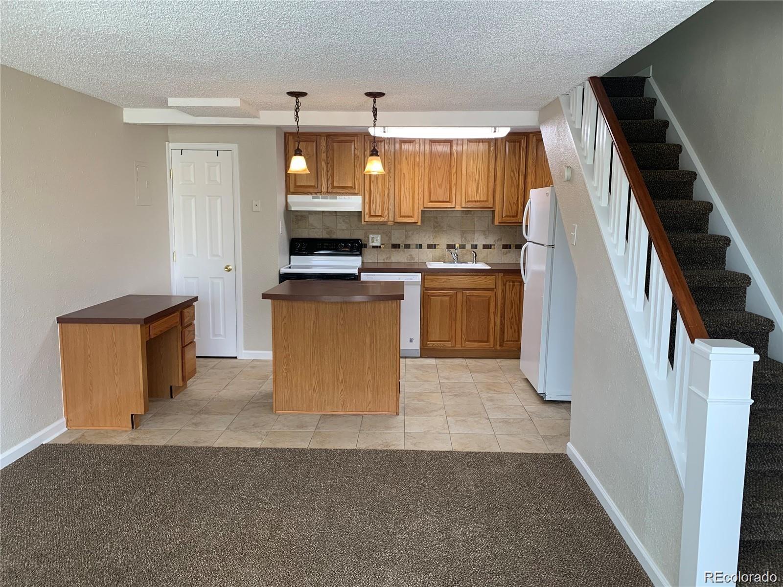 381 S Estes Street 6