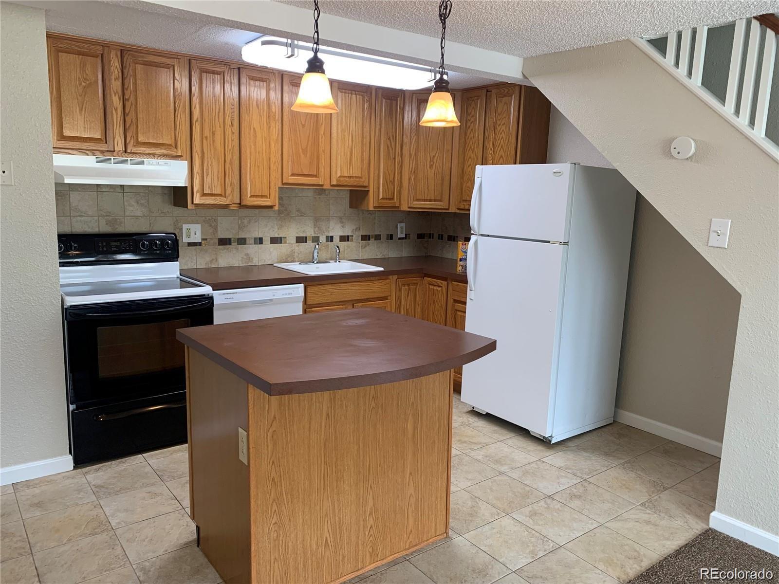 381 S Estes Street 6