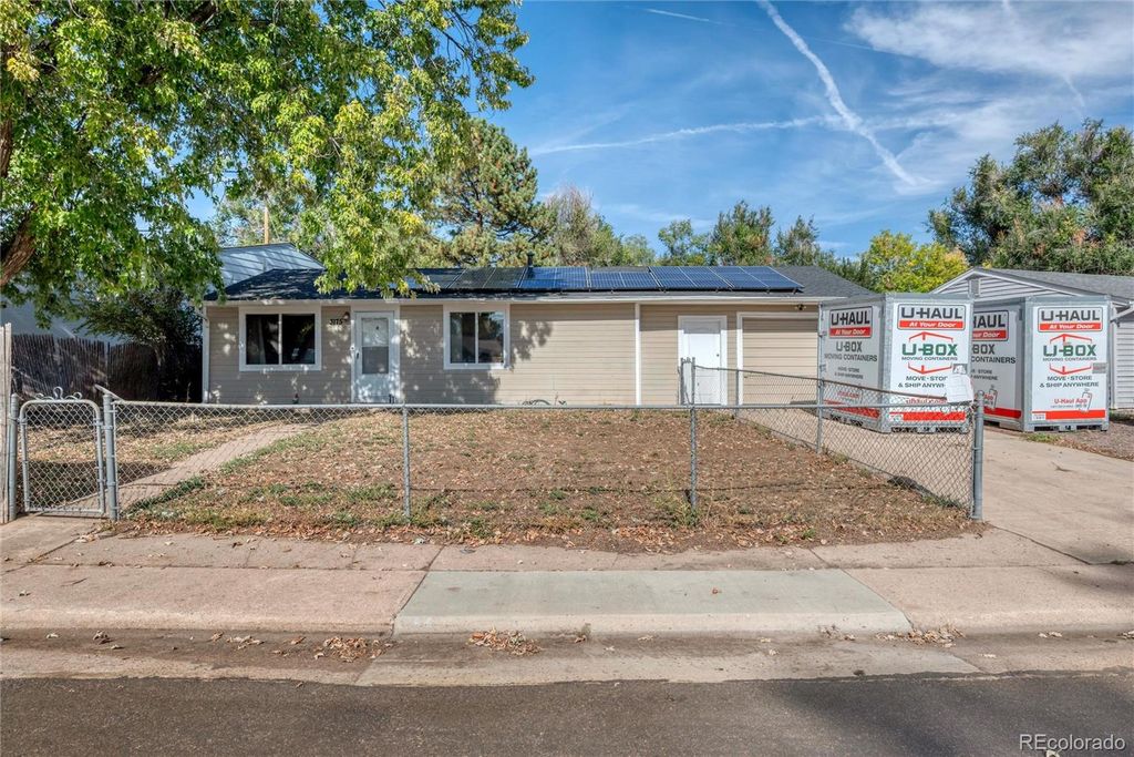 Photo of 3175 W Bear Creek Drive, Englewood, CO 80110 (MLS # 3667017)