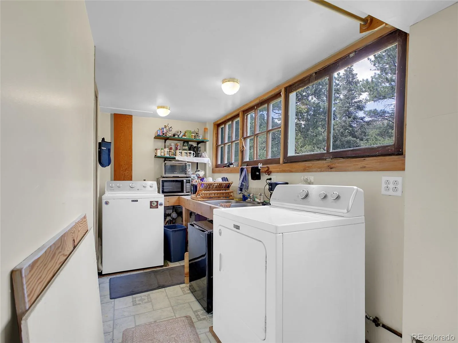 Indian Hills, Colorado 80454, United States, 2 Bedrooms Bedrooms, ,2 BathroomsBathrooms,Residential,Coming Soon,176849