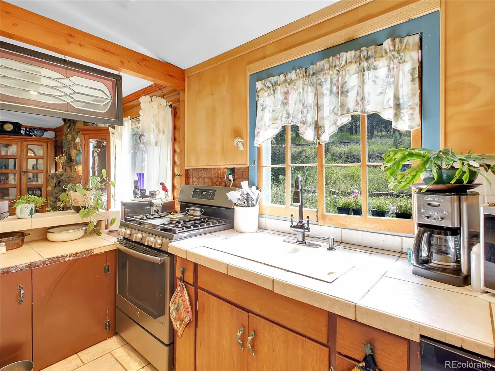 Indian Hills, Colorado 80454, United States, 2 Bedrooms Bedrooms, ,2 BathroomsBathrooms,Residential,Coming Soon,176849