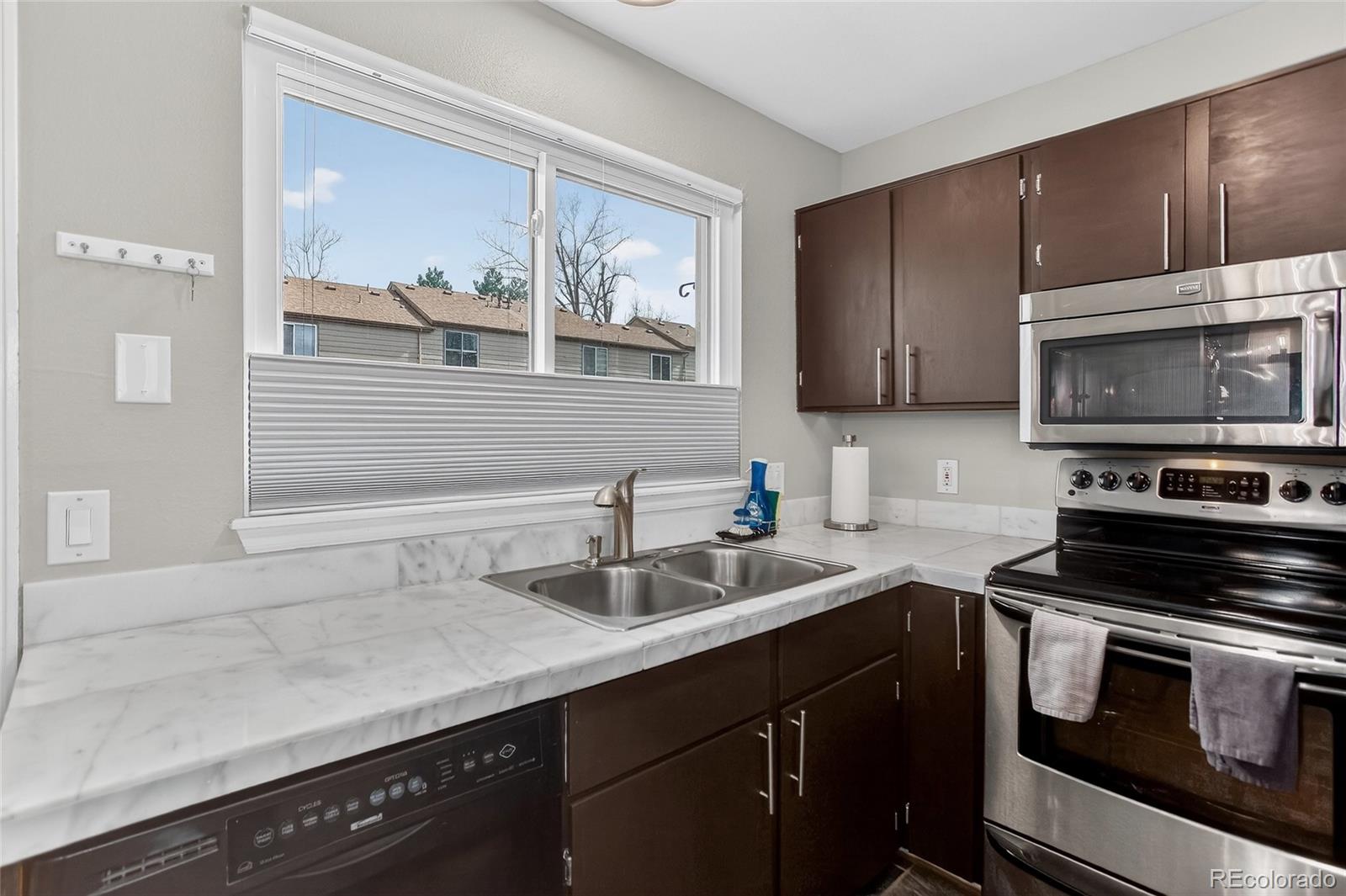 889 Summer Drive 14, Highlands Ranch, CO, 80126 889 Summer Drive 14