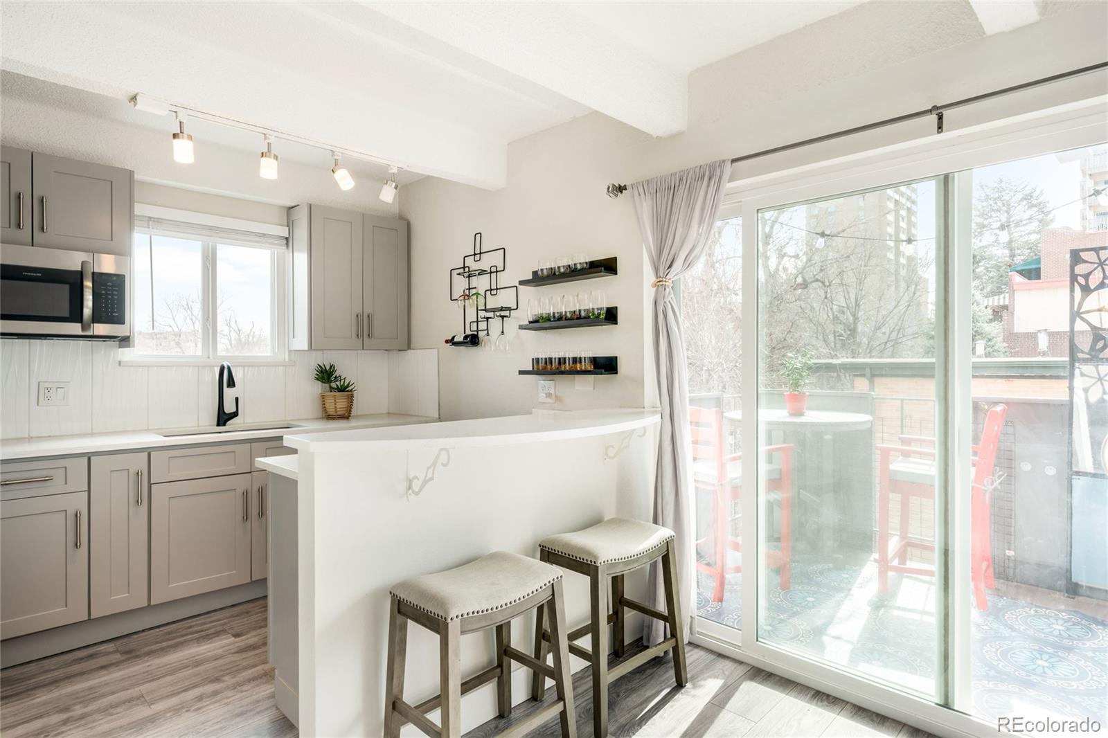 1265 Race Street 301