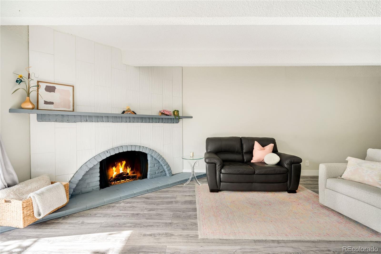 1265 Race Street 301