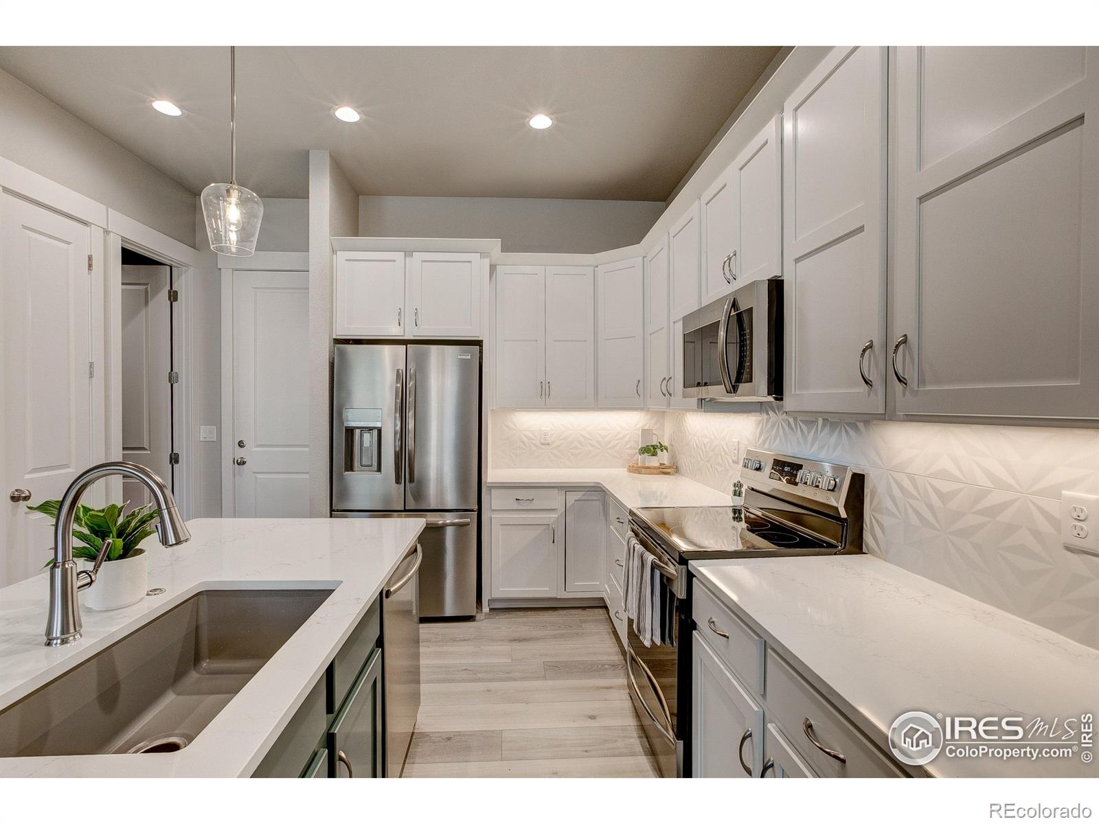 206 High Point Drive, Longmont, CO, 80504 3 206 High Point Drive