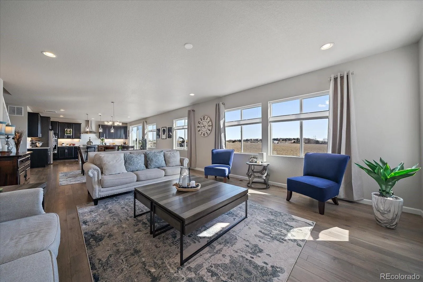 Thornton, Colorado 80233, United States, 5 Bedrooms Bedrooms, ,4 BathroomsBathrooms,Residential,Active,88178