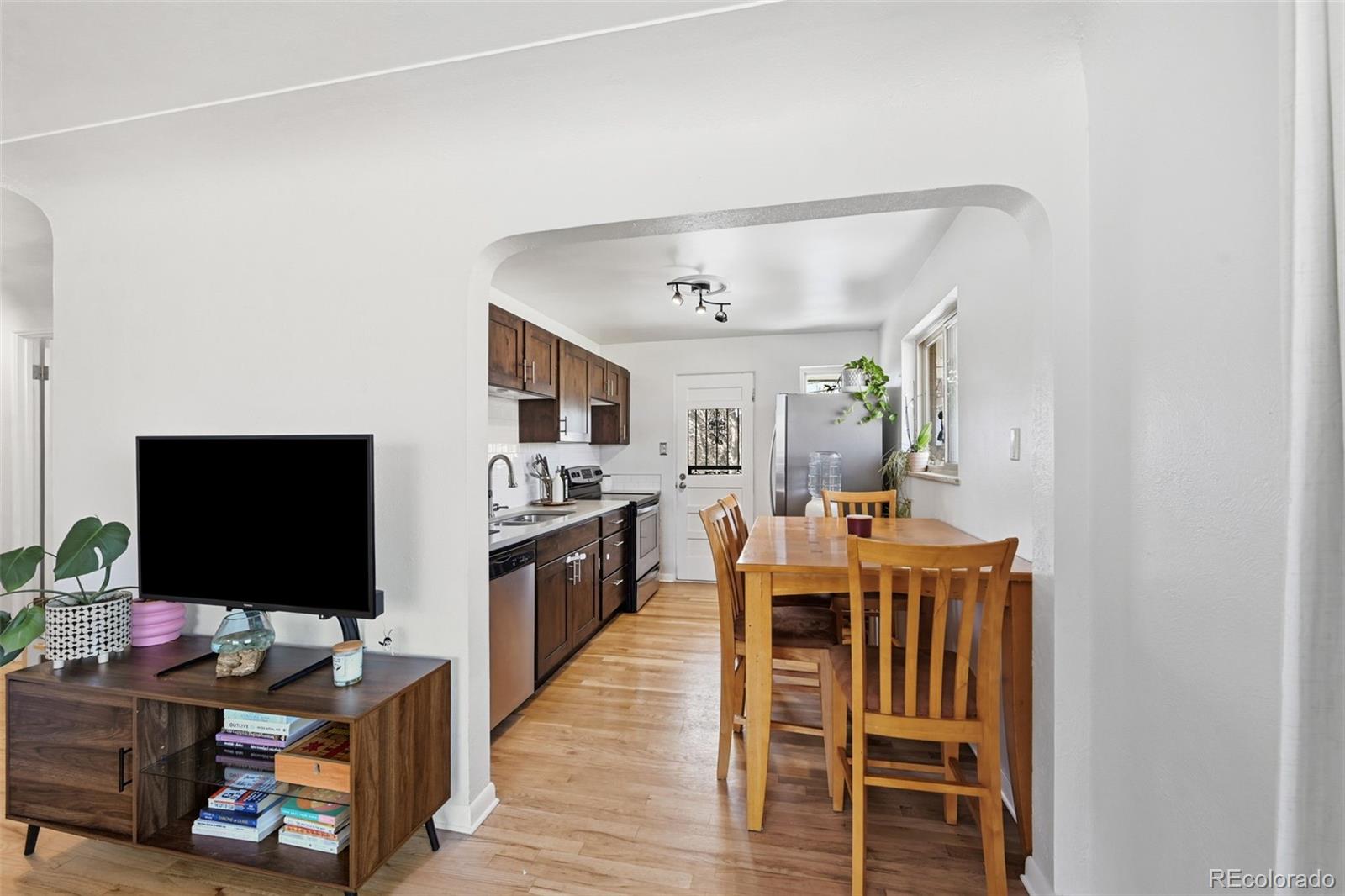 3286 W Fairview Place