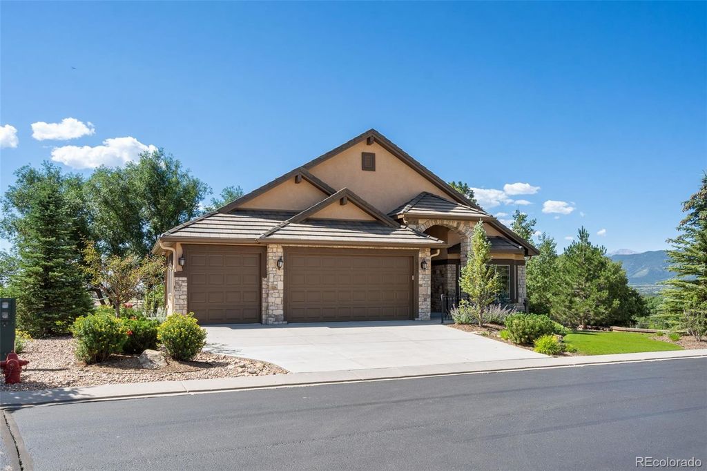 Photo of 1635 Moveen Heights, Monument, CO 80132 (MLS # 7389600)