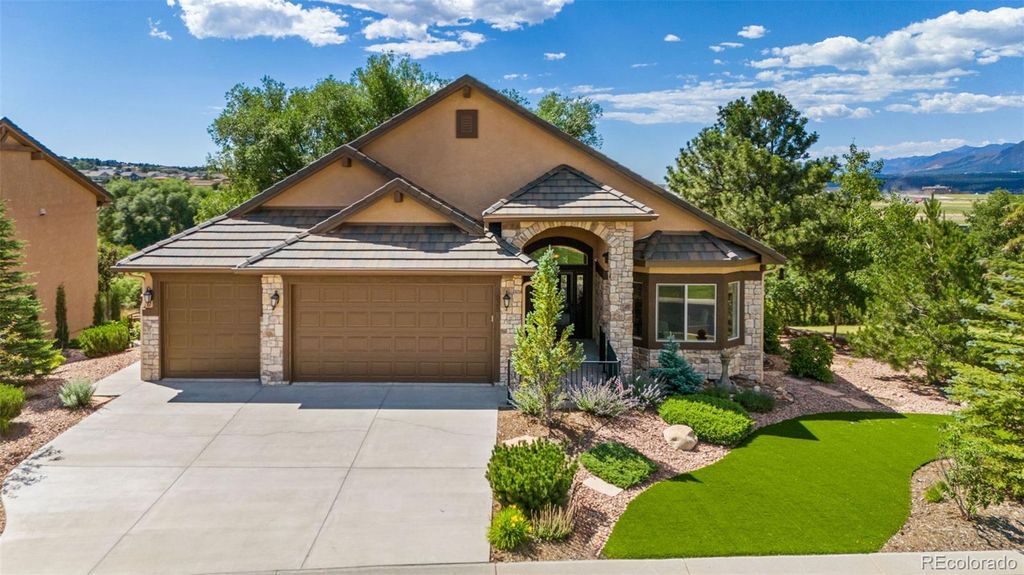 Photo of 1635 Moveen Heights, Monument, CO 80132 (MLS # 7389600)