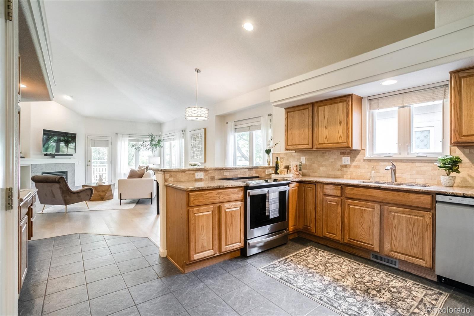 2532 W 107th Place