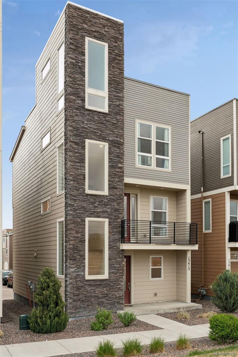 15613 E Broncos Place