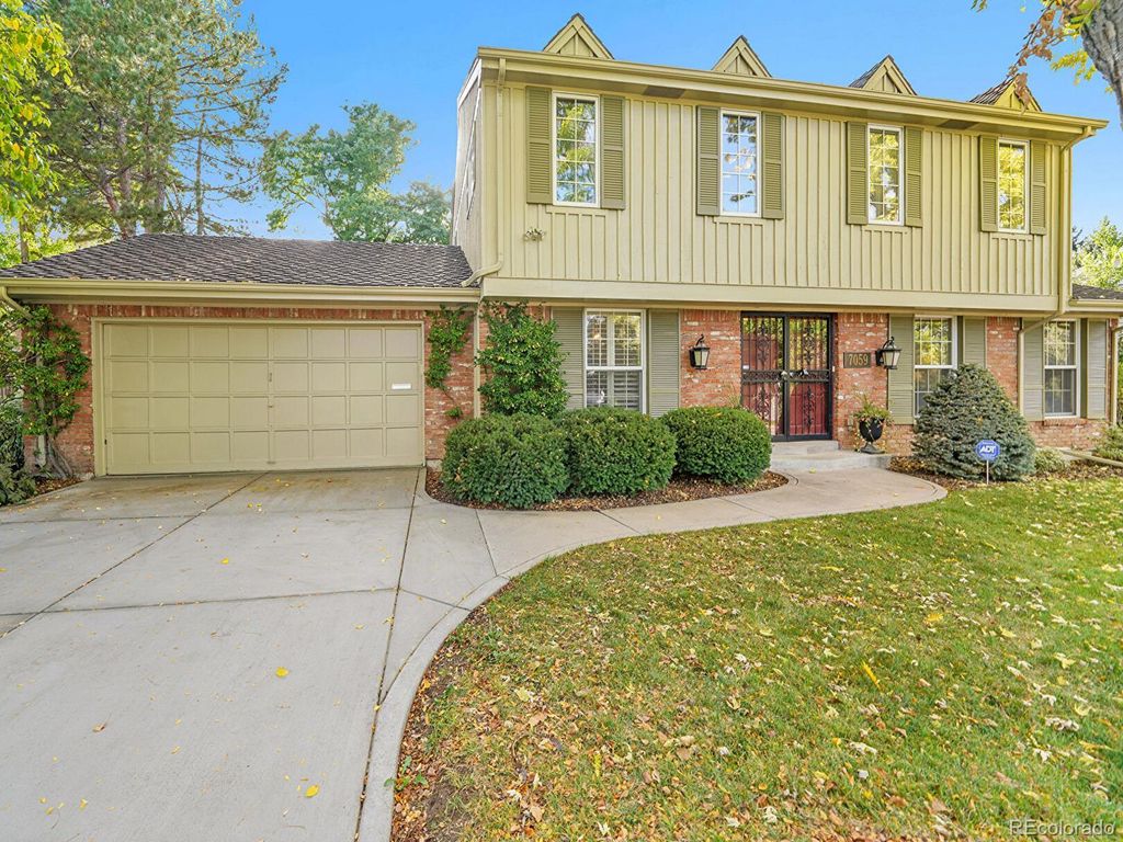 Photo of 7059 S Columbine Way, Centennial, CO 80122 (MLS # 2291674)