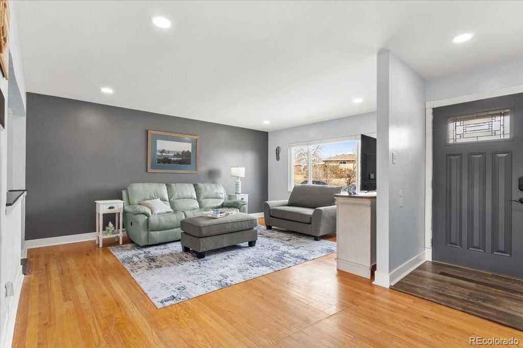 Photo of 921 S Taft Street, Lakewood, CO 80228 (MLS # 6925800)