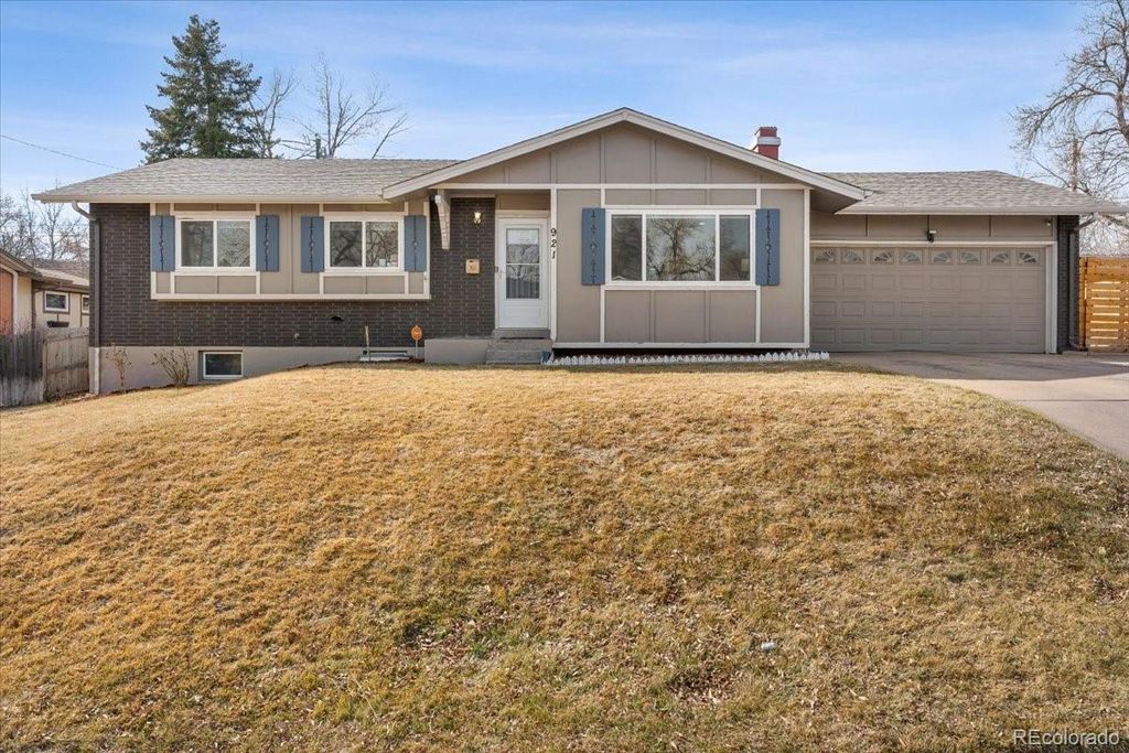 Photo of 921 S Taft Street, Lakewood, CO 80228 (MLS # 6925800)