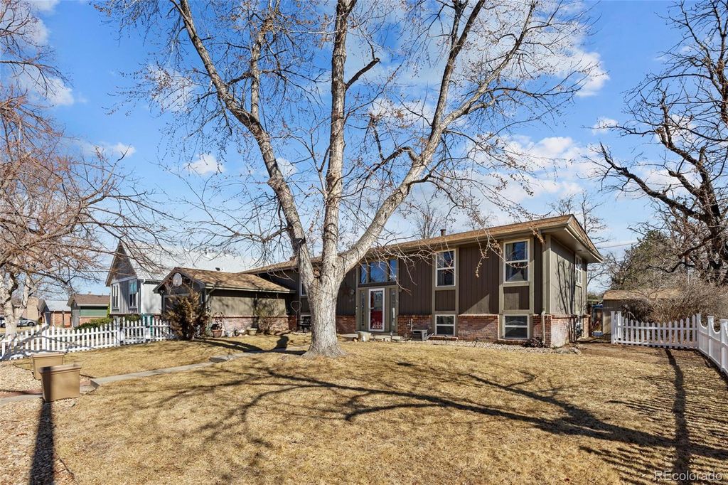 Photo of 11895 E Louisiana Avenue, Aurora, CO 80012 (MLS # 5643509)