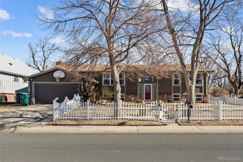 Photo of 11895 E Louisiana Avenue, Aurora, CO 80012 (MLS # 5643509)
