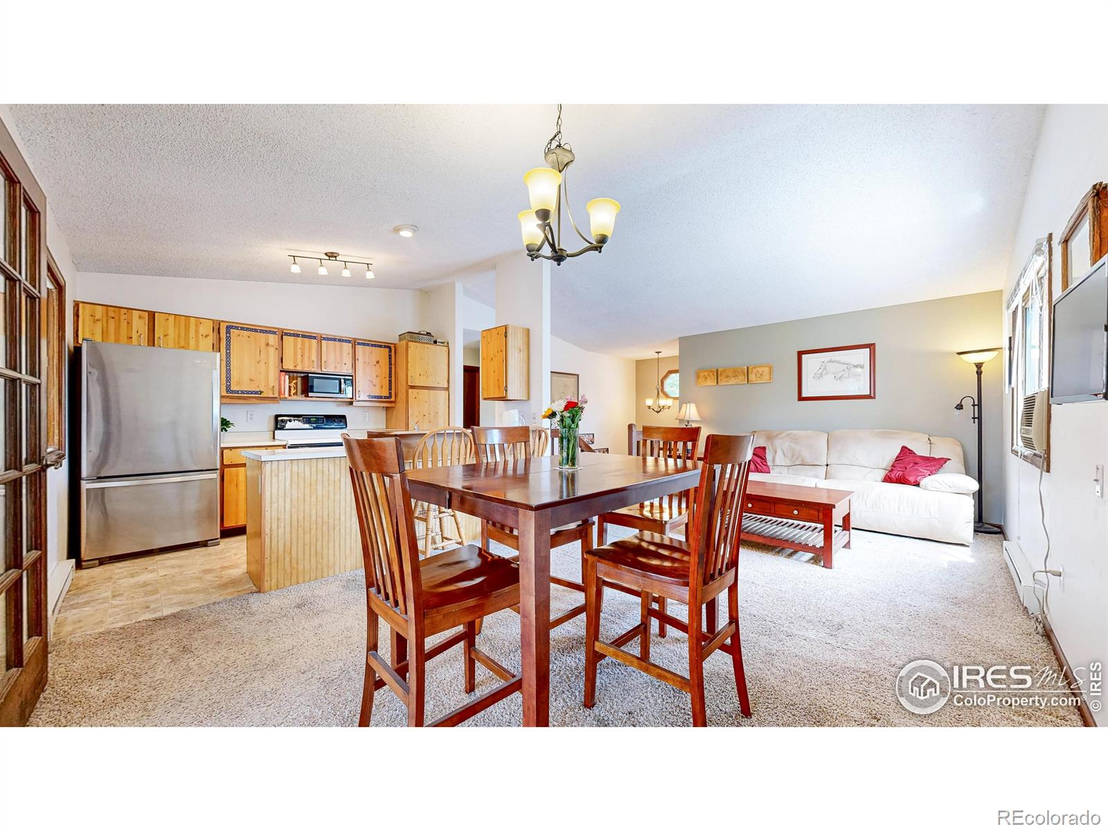 2037 Custer Drive