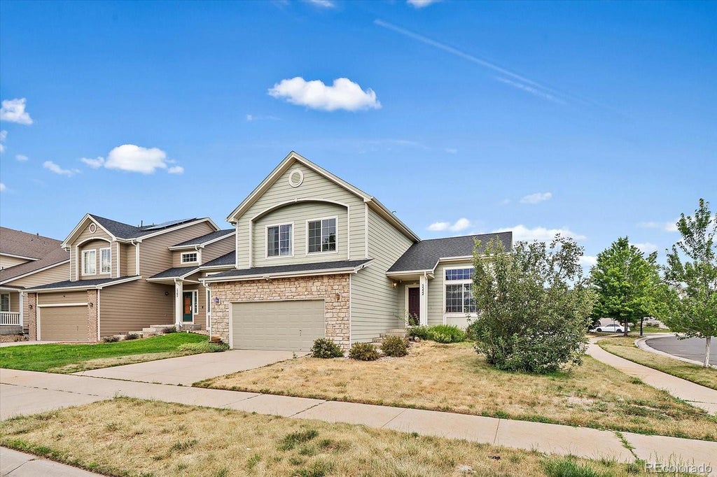 Photo of 5552 Jasper Street, Denver, CO 80239 (MLS # 9840046)