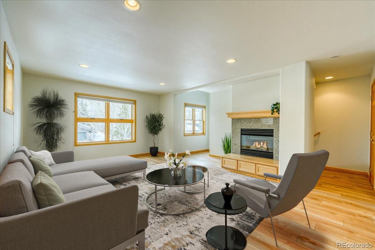 723 Meadow. Drive B
