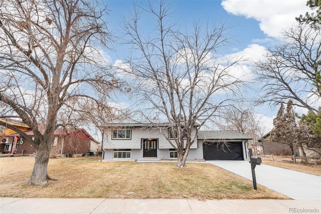 Photo of 1221 Eagle Street, Aurora, CO 80011 (MLS # 9161510)