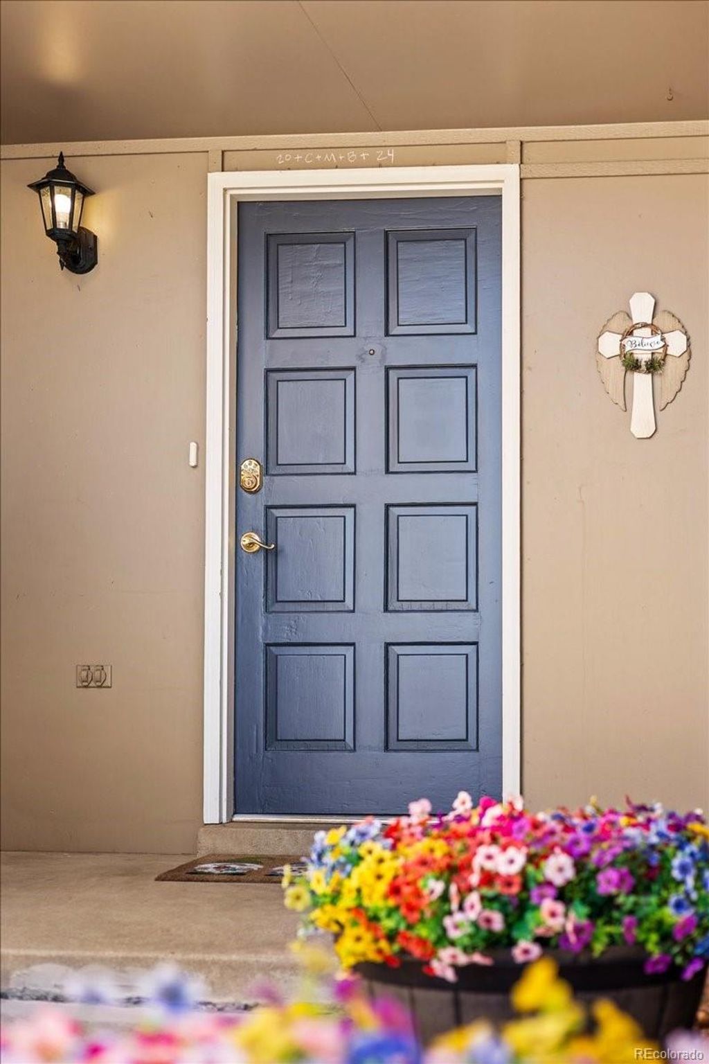 Photo of 6634 S Buffalo Drive, Littleton, CO 80120 (MLS # 9723147)