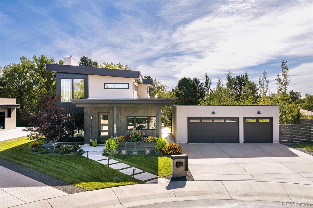 Photo of 2560 Newcombe Way, Lakewood, CO 80215 (MLS # 5486873)