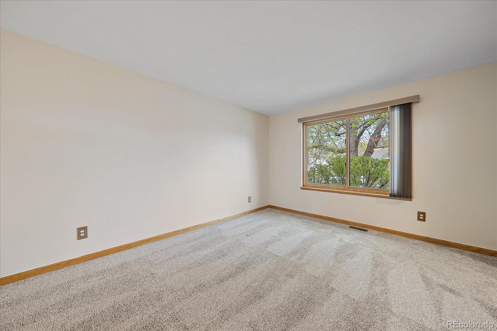 2428 Maplewood Circle W