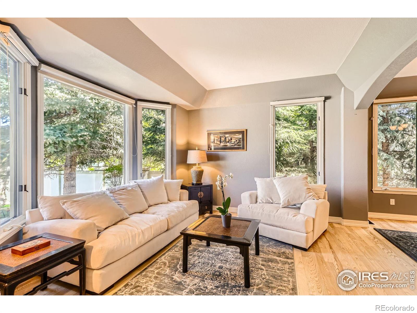 933 Xenon Court
