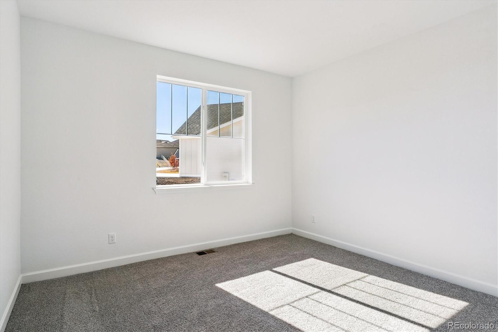 1815 Gold Ridge Point