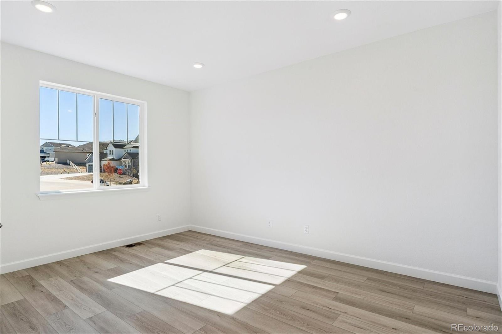 1815 Gold Ridge Point