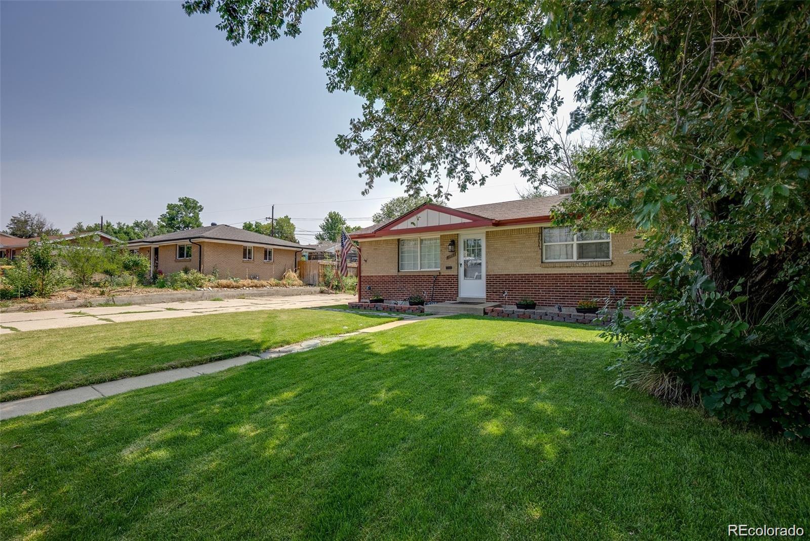 8510 Essex Street, Denver, CO, 80229 2 8510 Essex Street