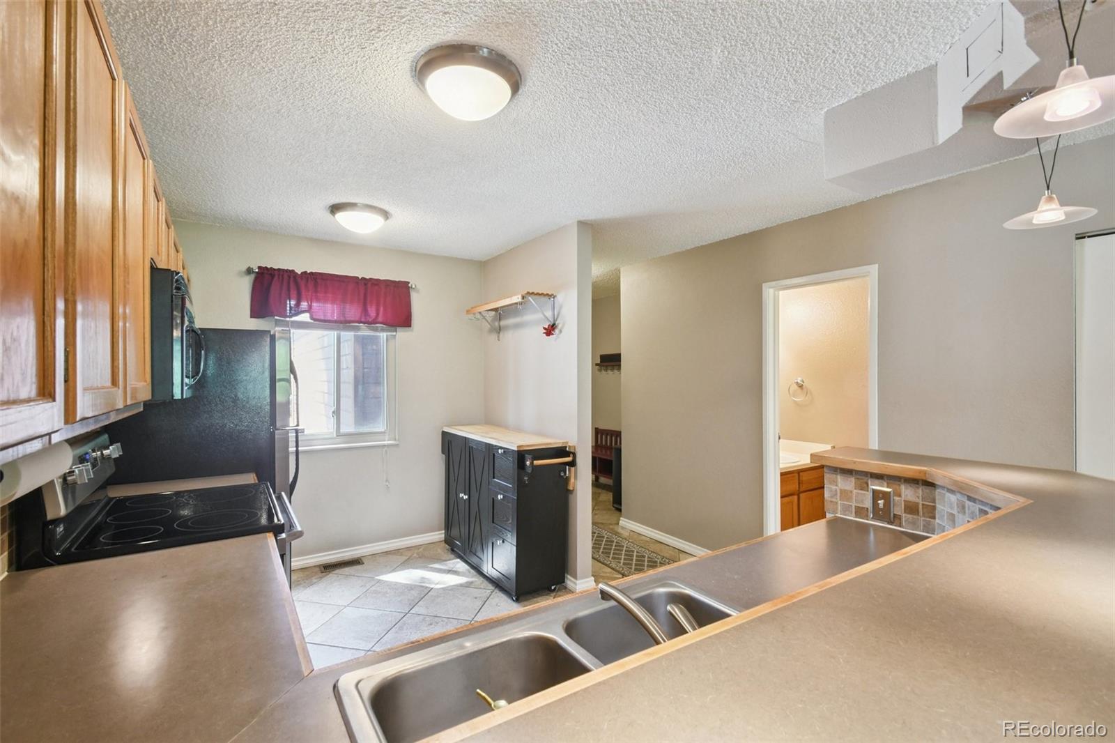 435 Wright Street 35